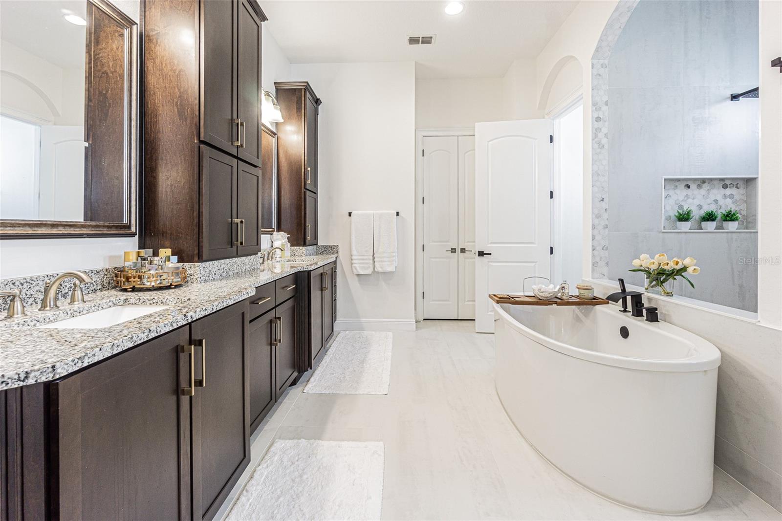 CANOPY OAKS PH 1 - Residential
