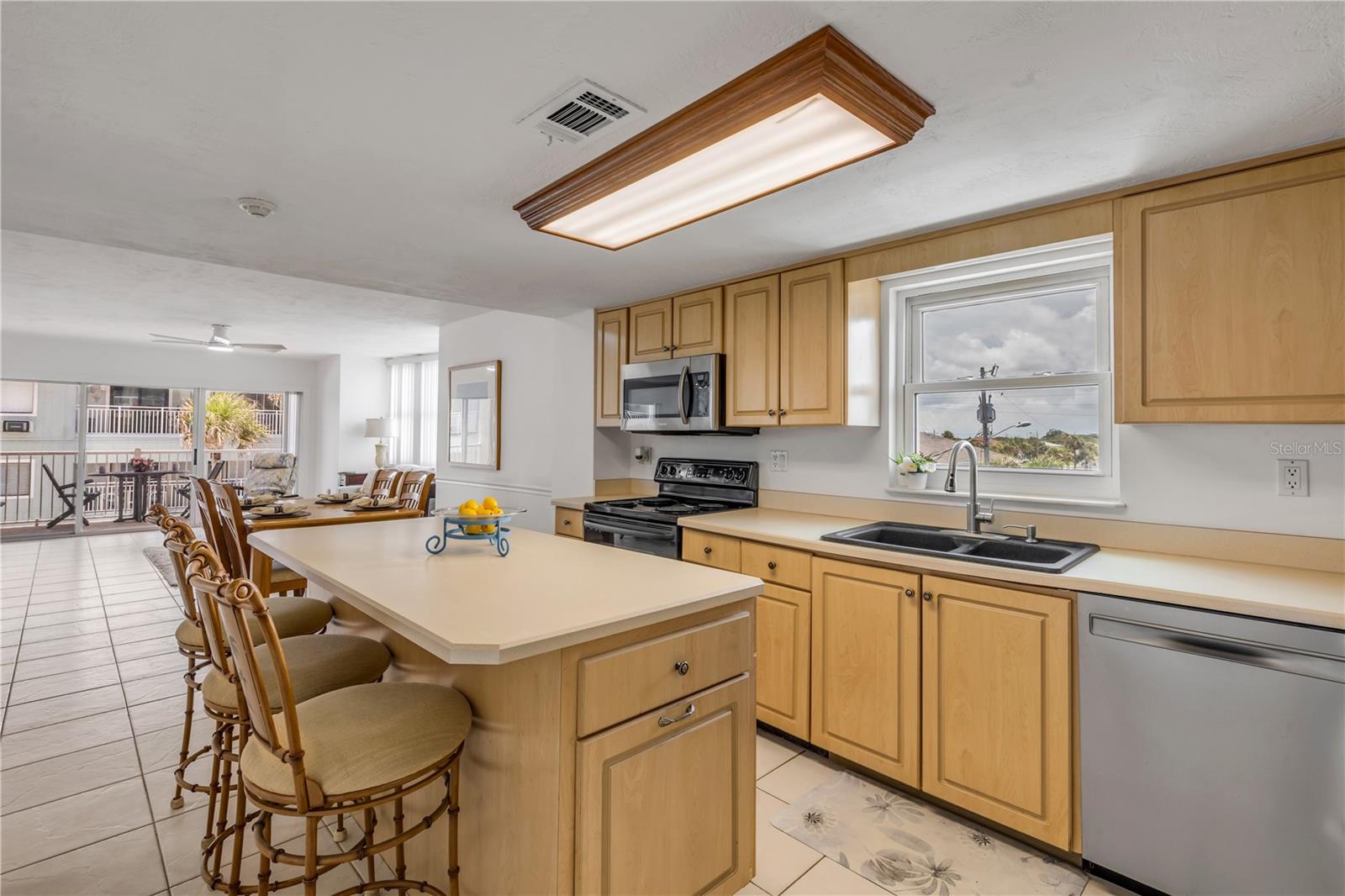 PONCE DE LEON TOWERS CONDO - Residential