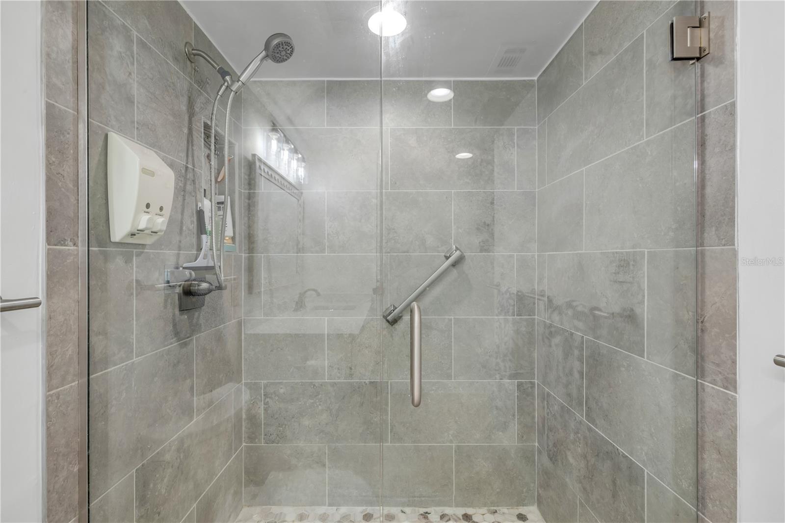 PONCE DE LEON TOWERS CONDO - Residential