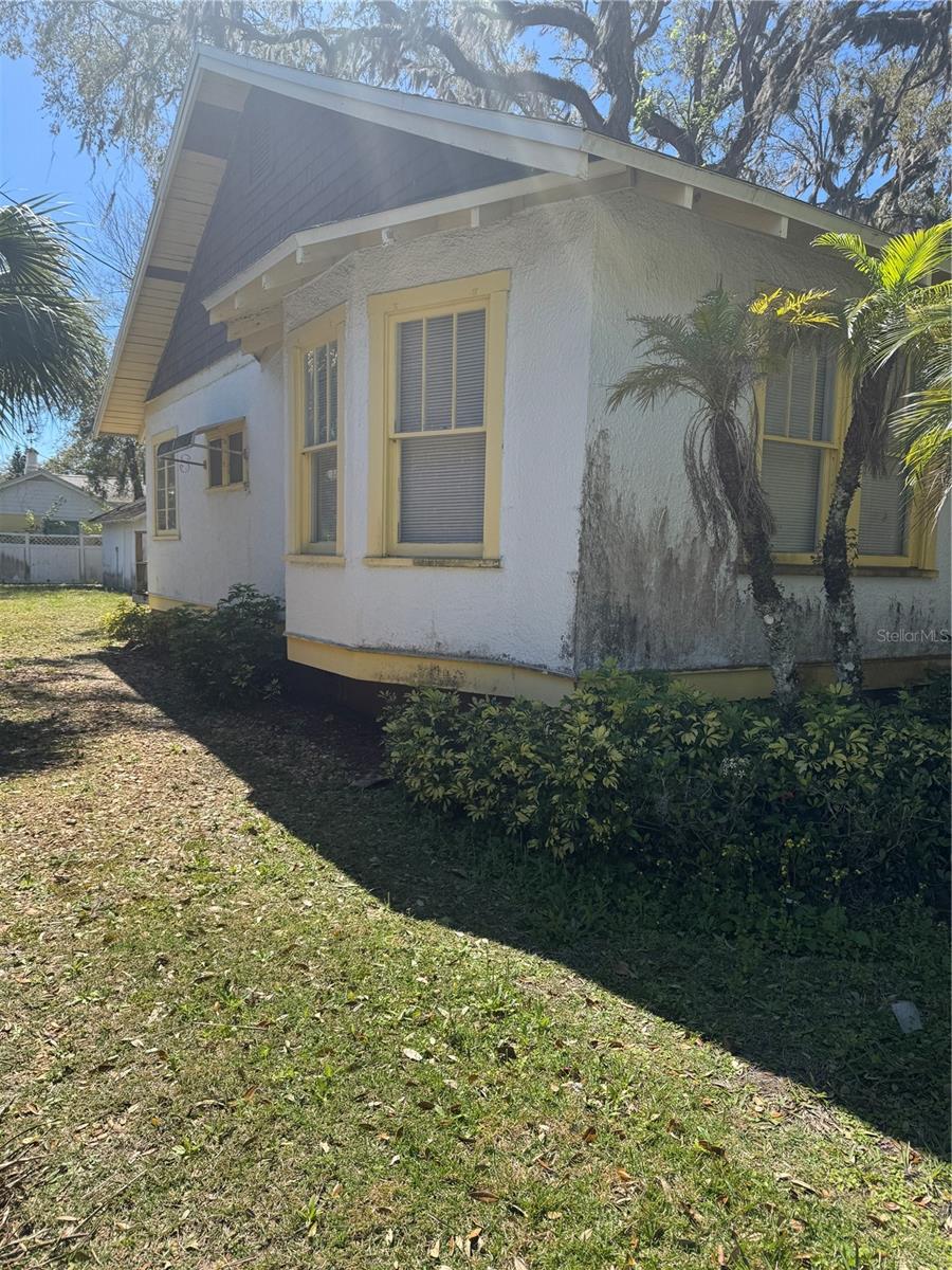 PARKSIDE - Commercial Sale