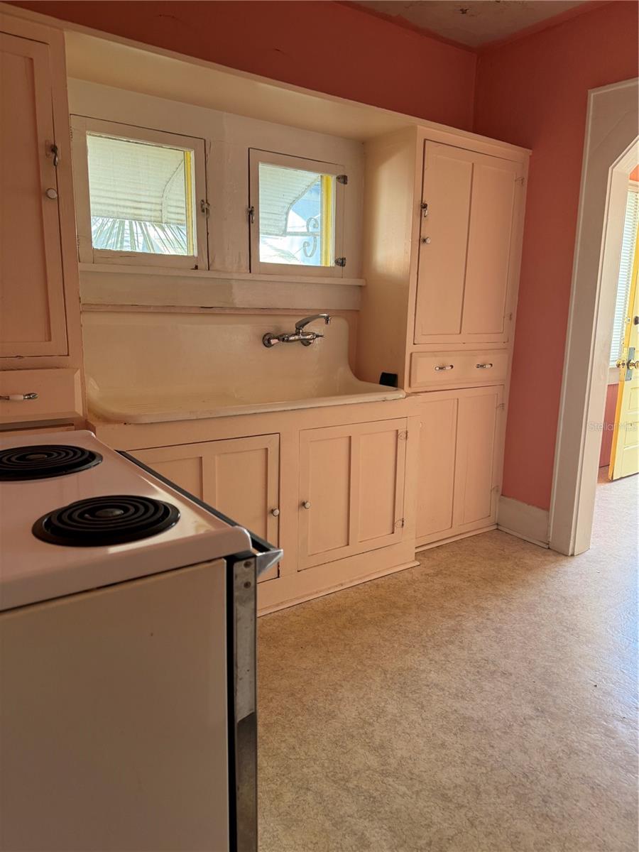 PARKSIDE - Commercial Sale