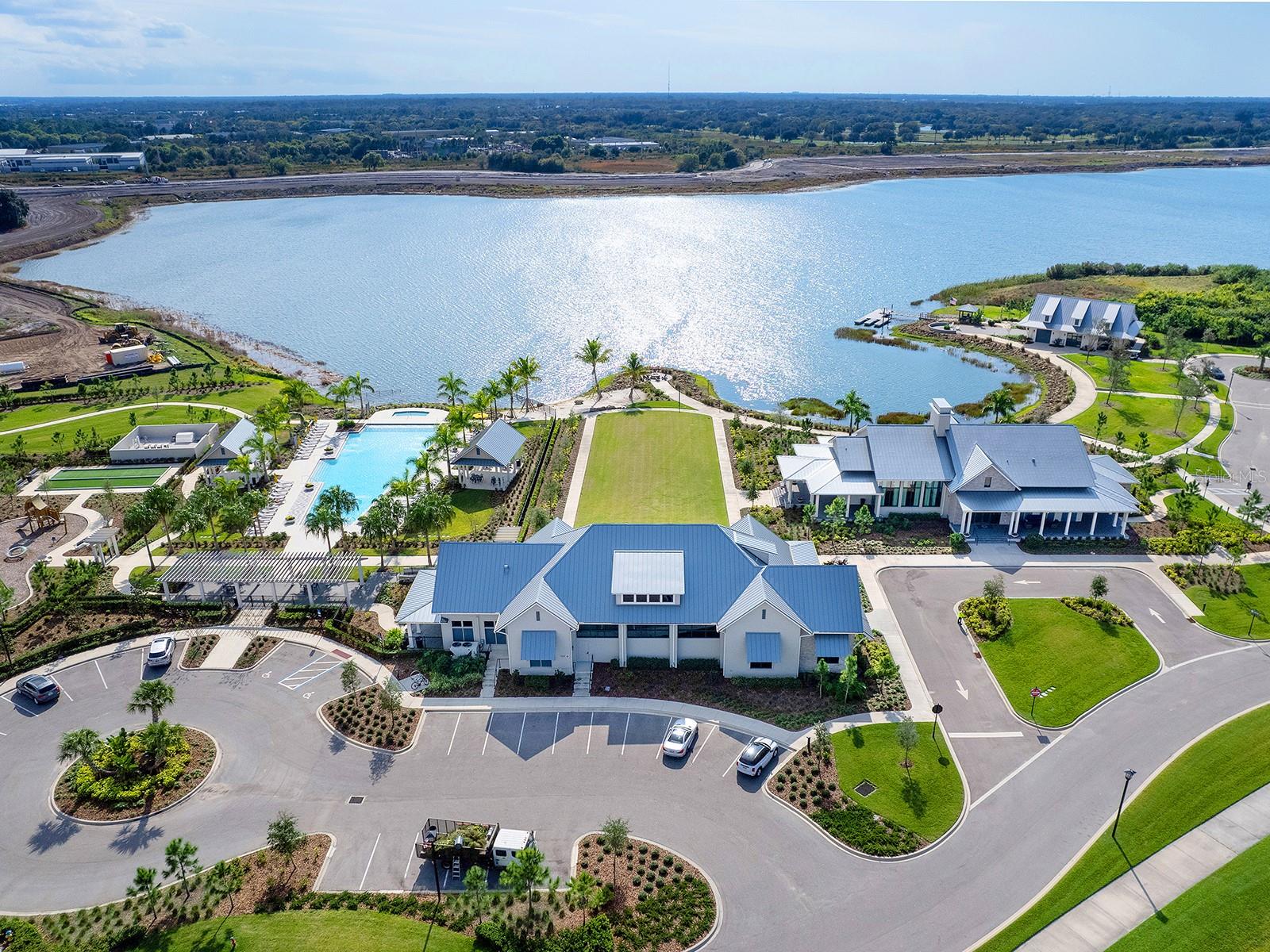 LAKEHOUSE COVE/WATERSIDE PH 1 - Residential