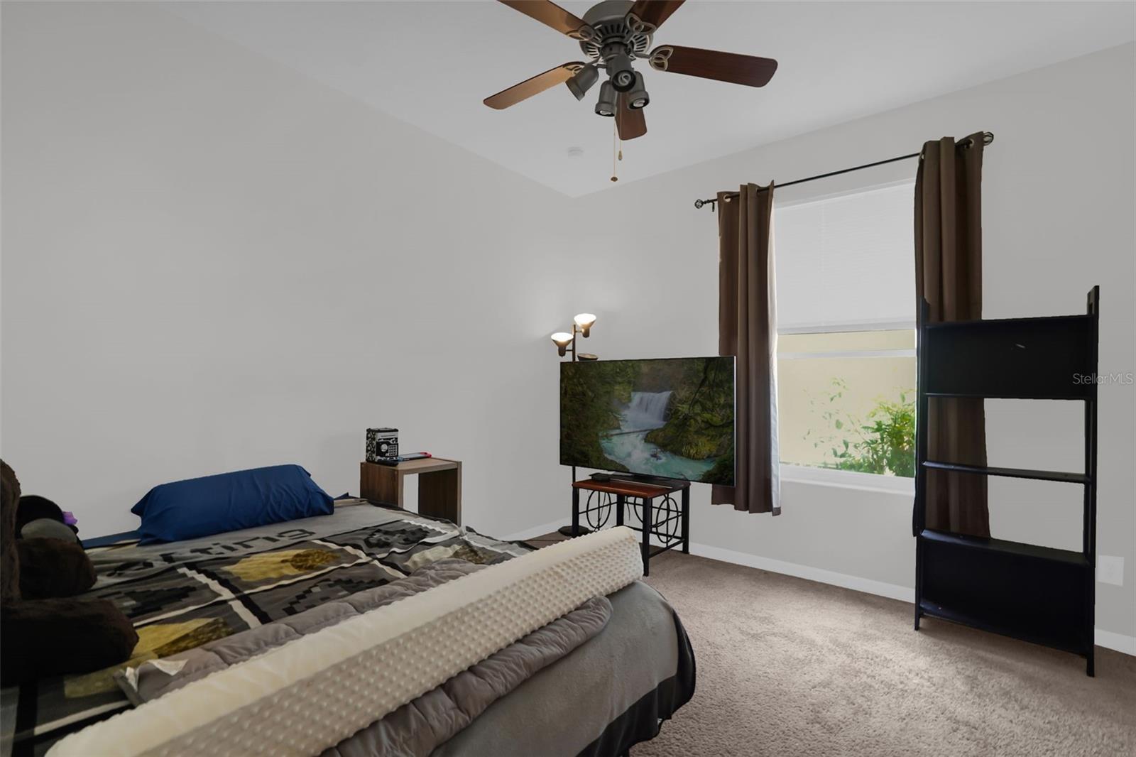 VICTORIA LNDGS - Residential