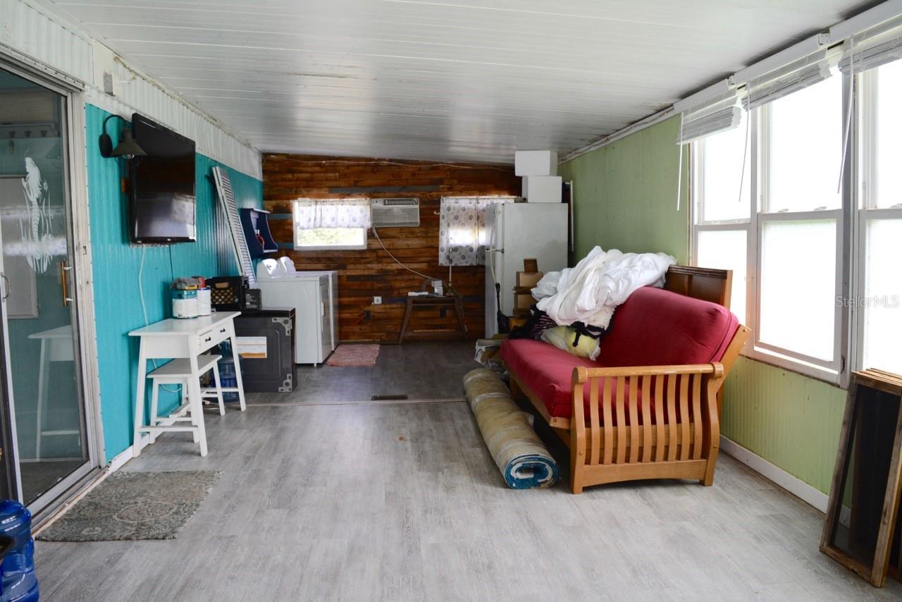 TAMIAMI MOBILE VILLAGE - Residential