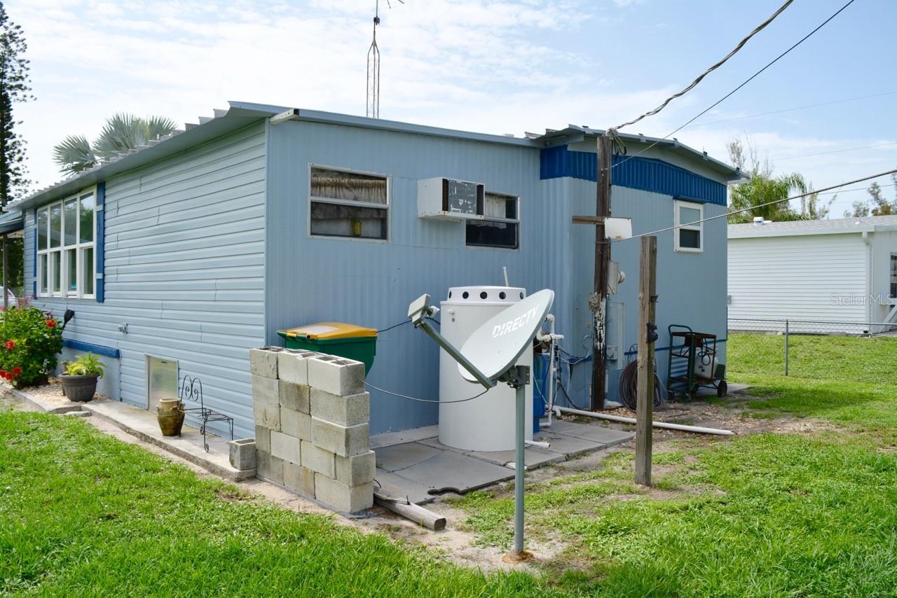TAMIAMI MOBILE VILLAGE - Residential