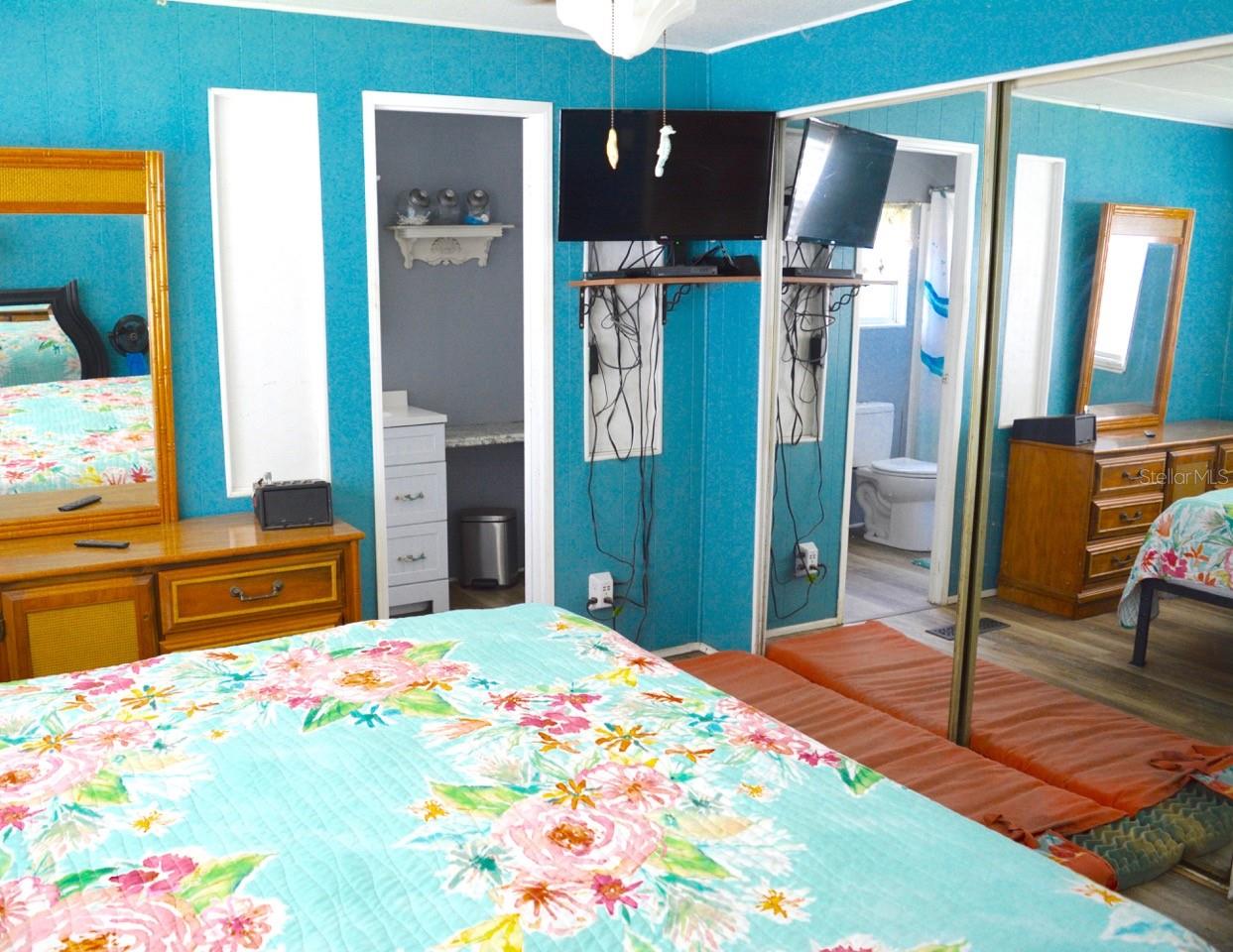 TAMIAMI MOBILE VILLAGE - Residential
