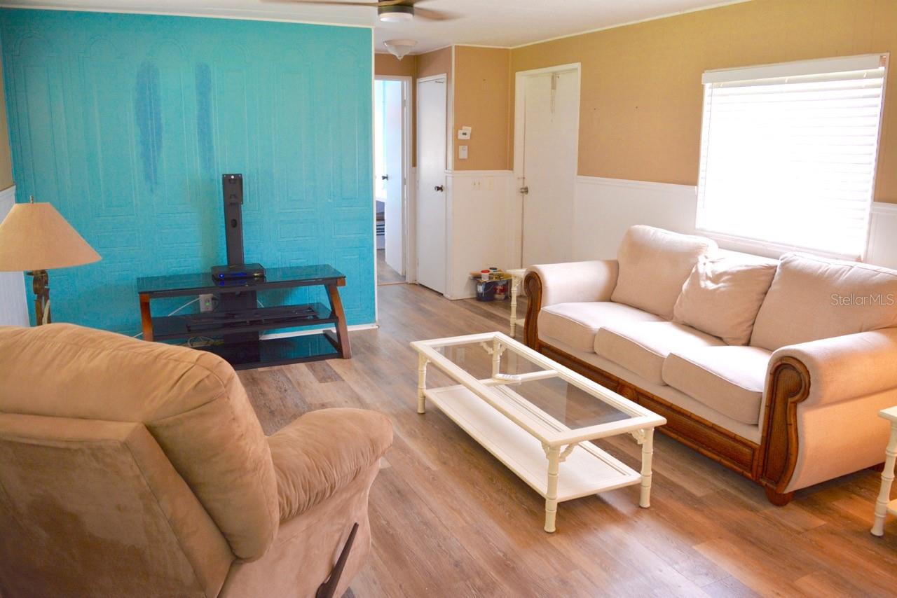 TAMIAMI MOBILE VILLAGE - Residential