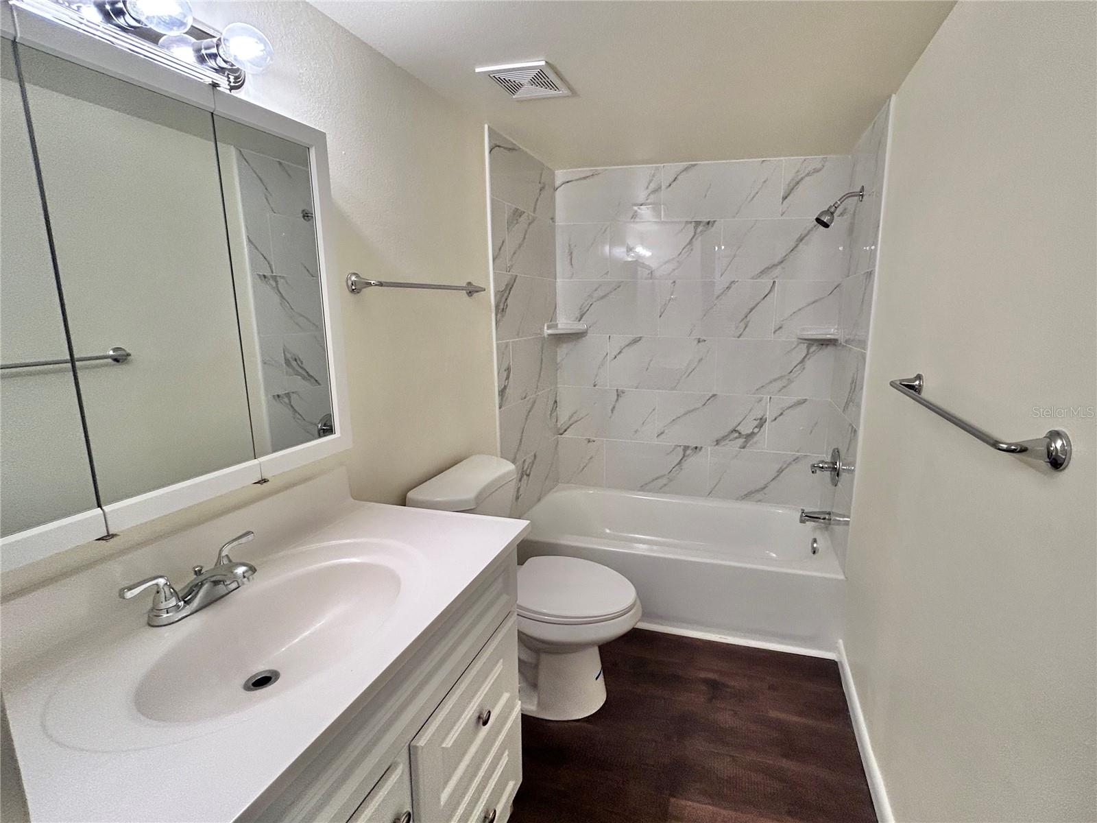 GOLDEN GATE CONDO - Residential