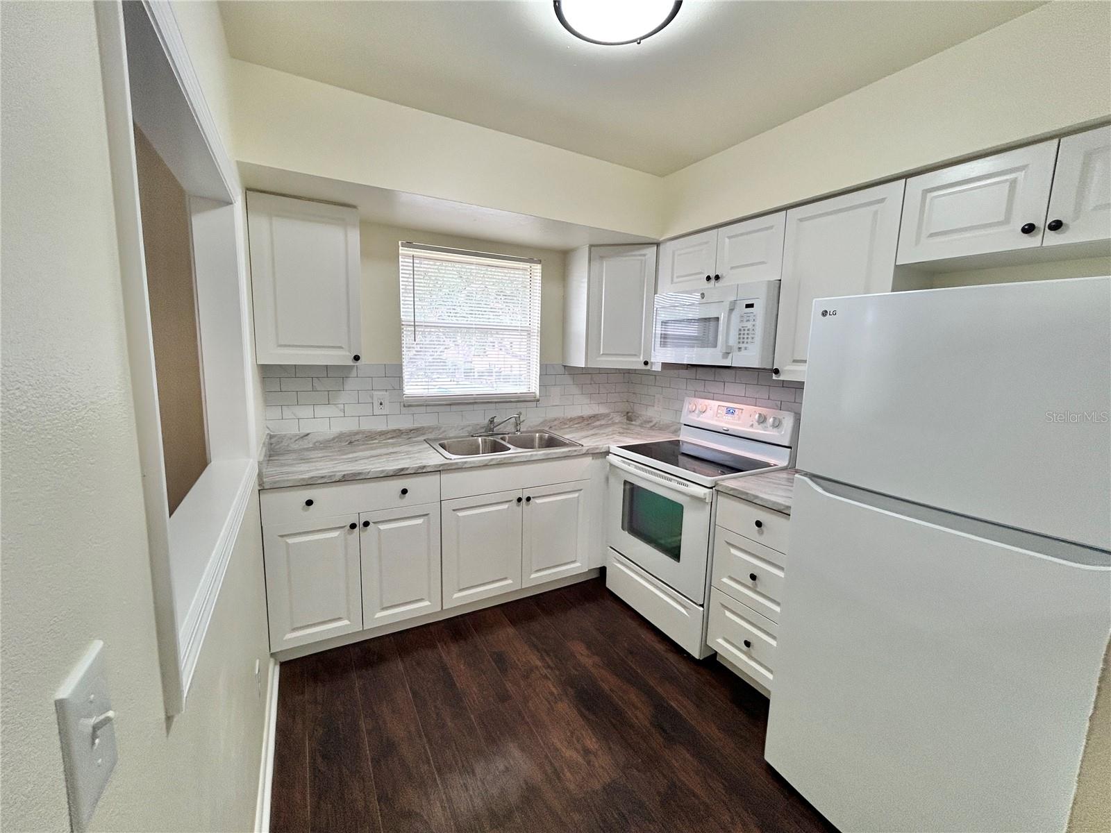 GOLDEN GATE CONDO - Residential