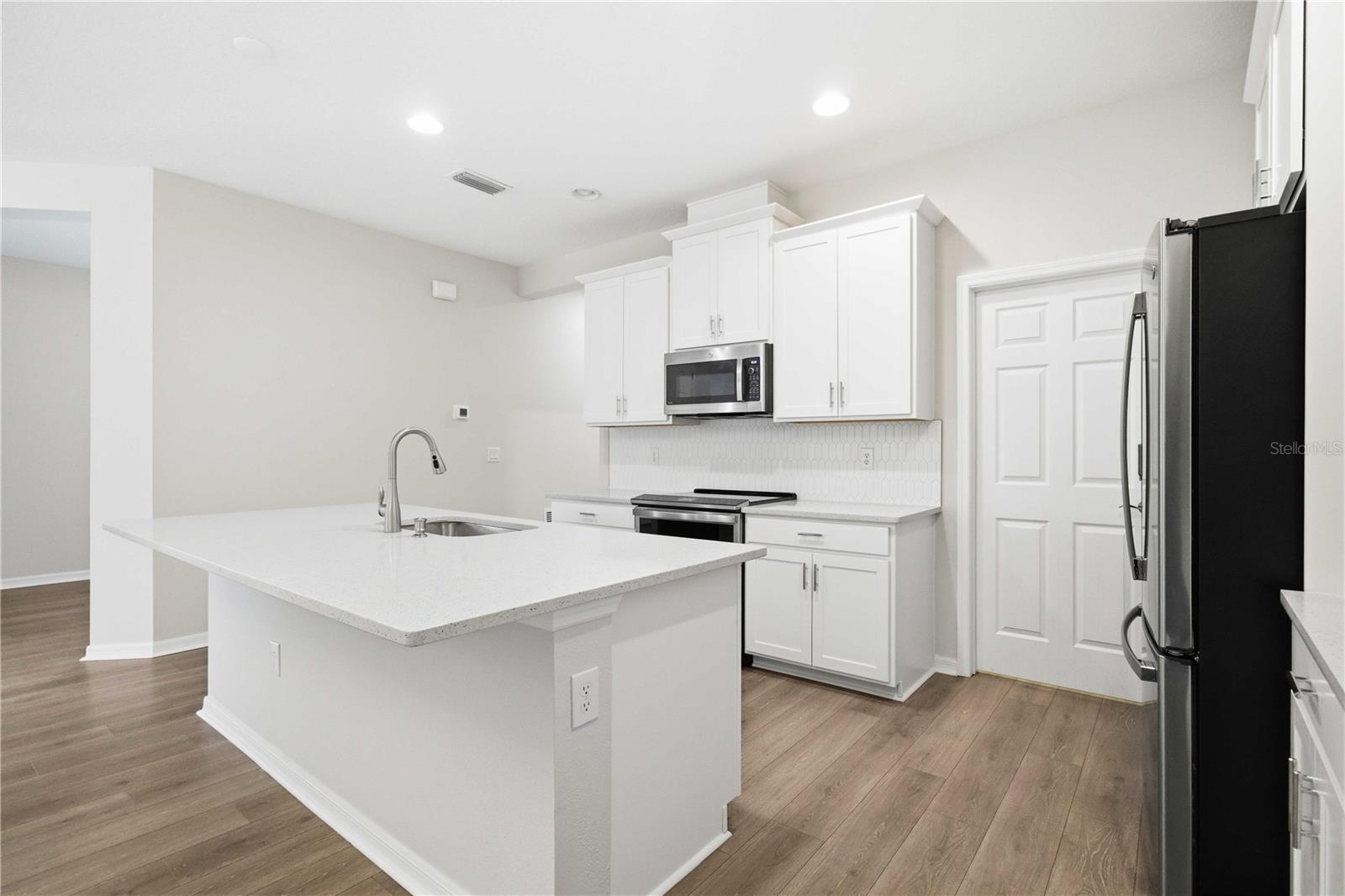 AMBERLY PH II - Residential Lease