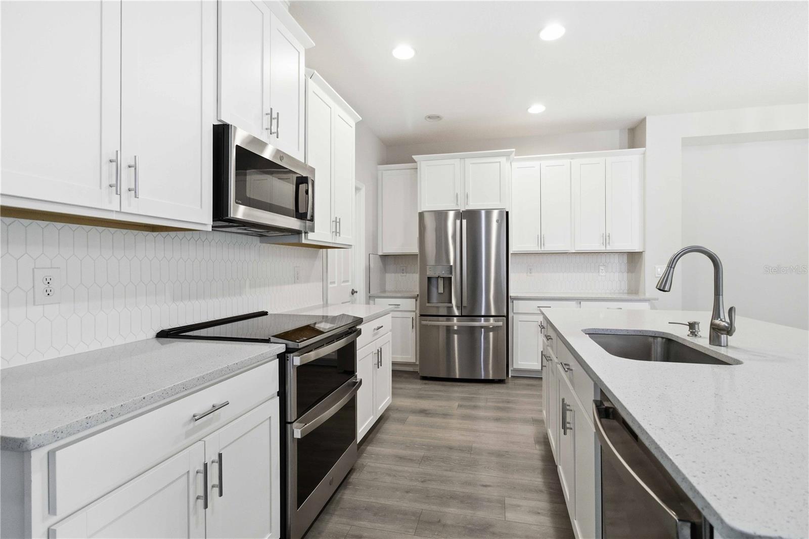 AMBERLY PH II - Residential Lease