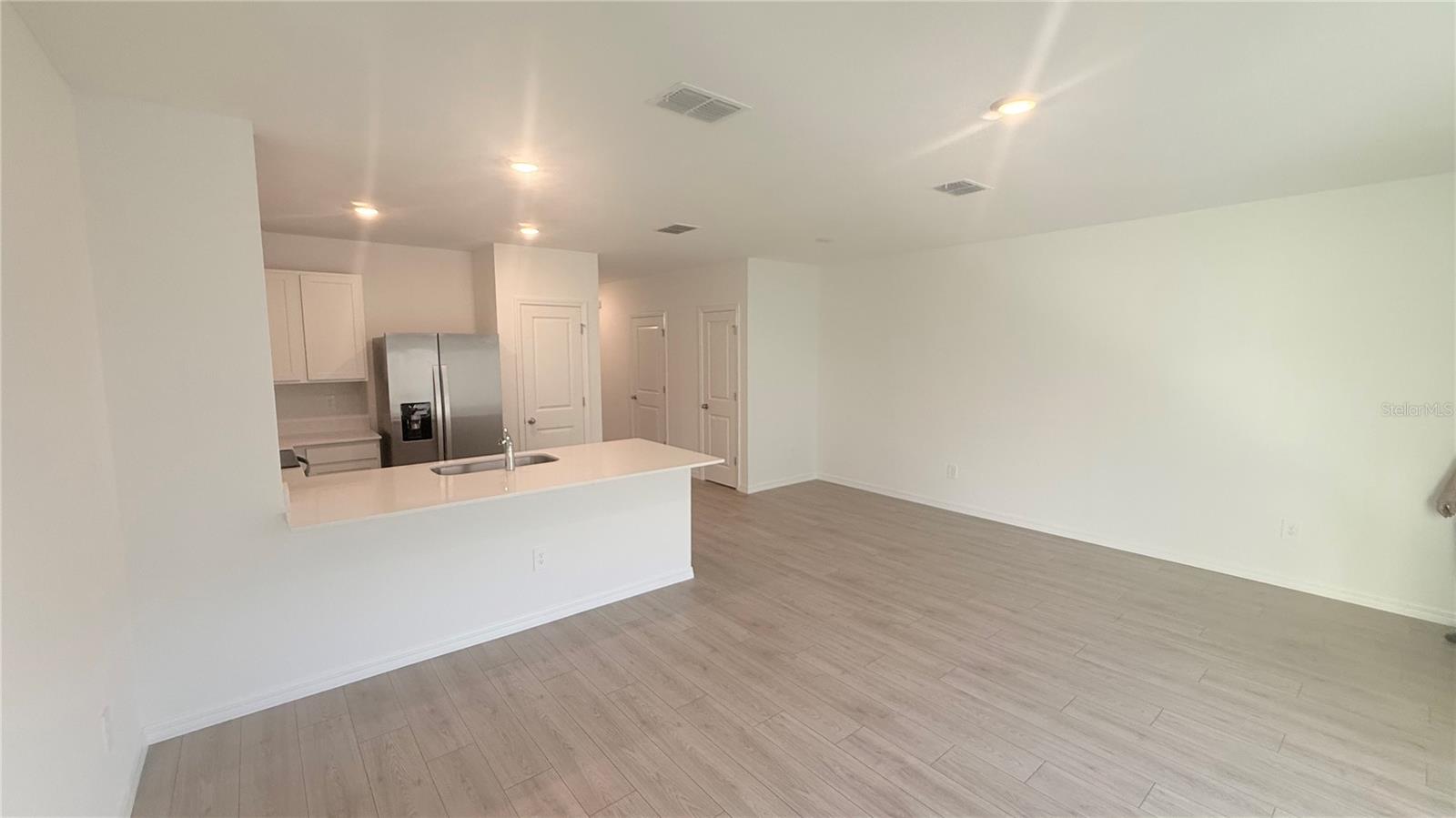 SALEM TOWNHOMES - Residential Lease