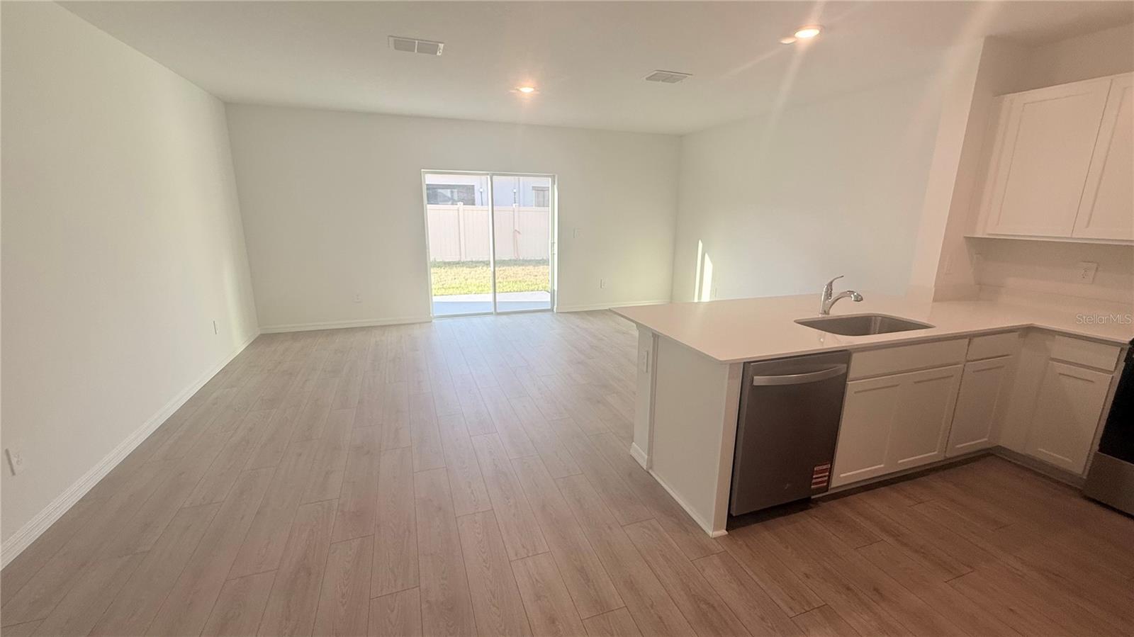 SALEM TOWNHOMES - Residential Lease