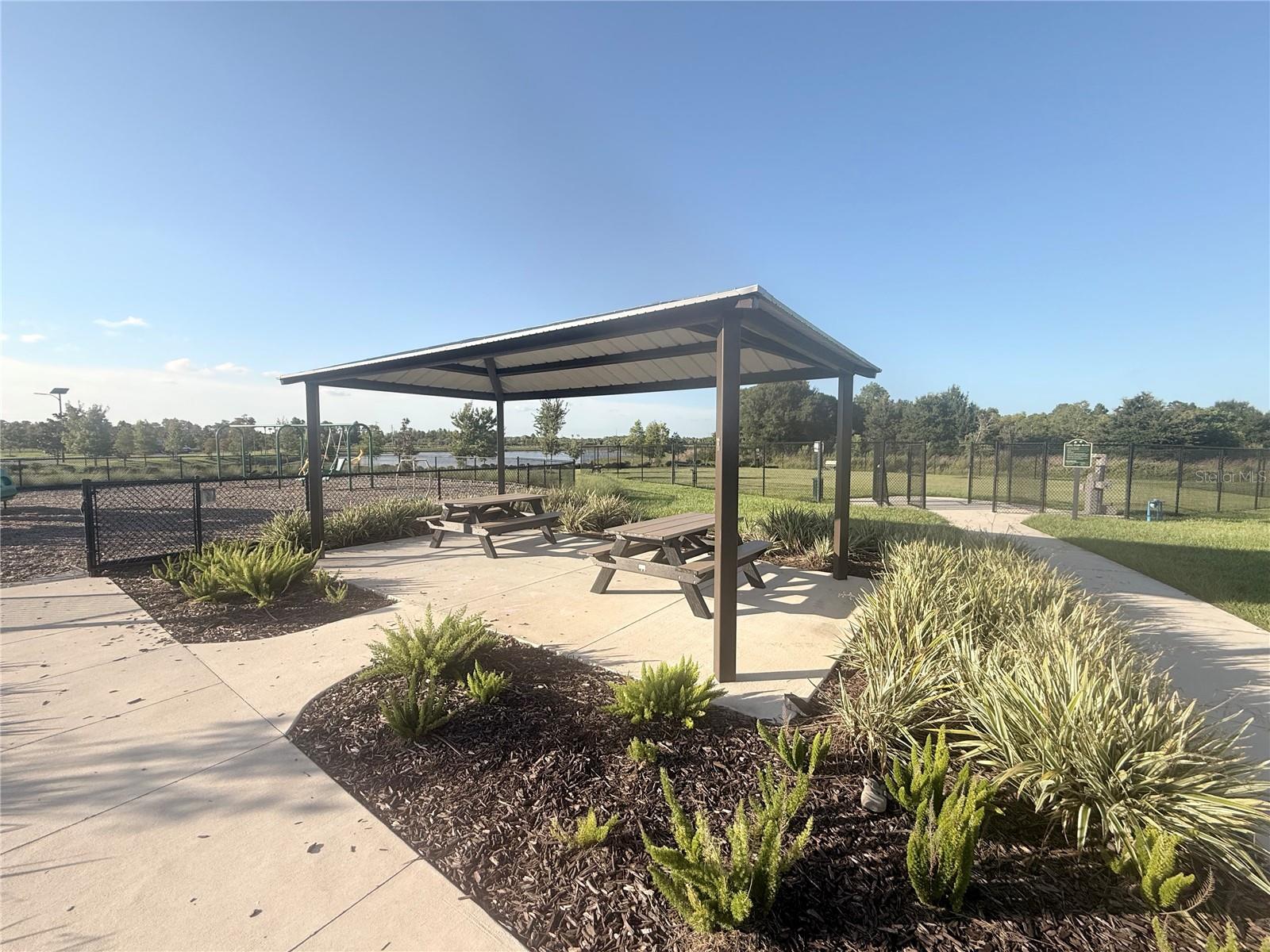 SALEM TOWNHOMES - Residential Lease
