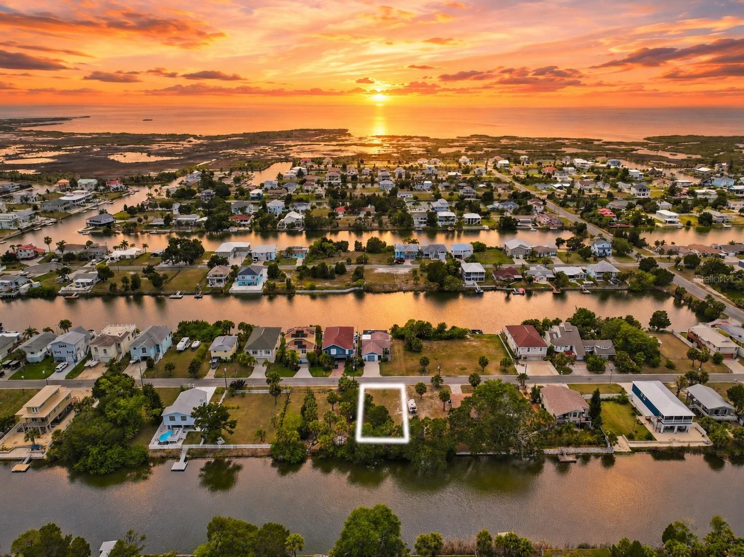 HERNANDO BEACH - Land