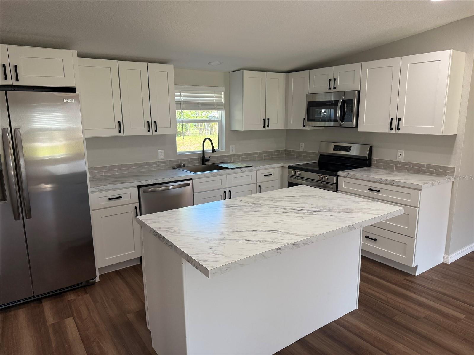 COUNTRY VIEW ESTATES - Residential