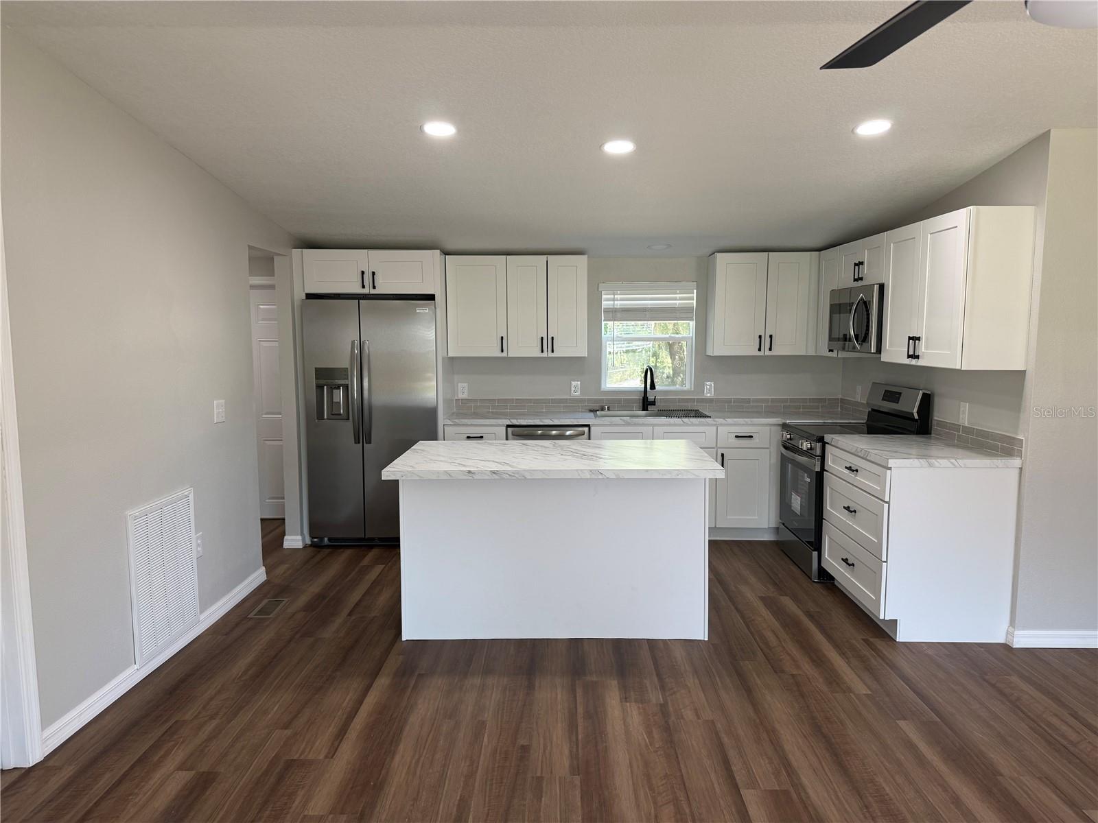COUNTRY VIEW ESTATES - Residential