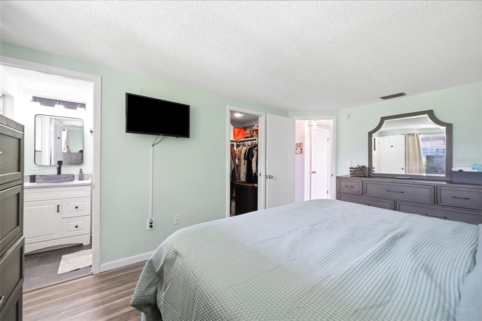 BEACON WOODS VILLAGE - Residential