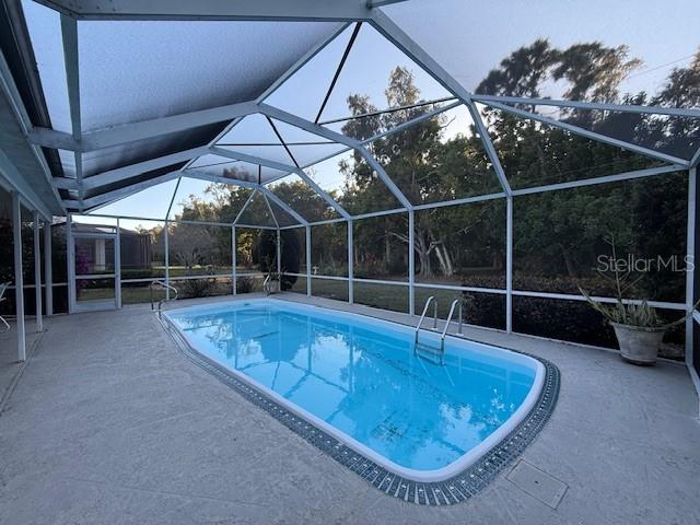 FOUNTAIN LAKES #J - Residential