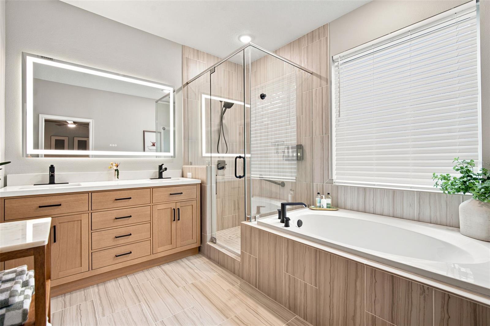 GRAND HAMPTON PH 5 - Residential