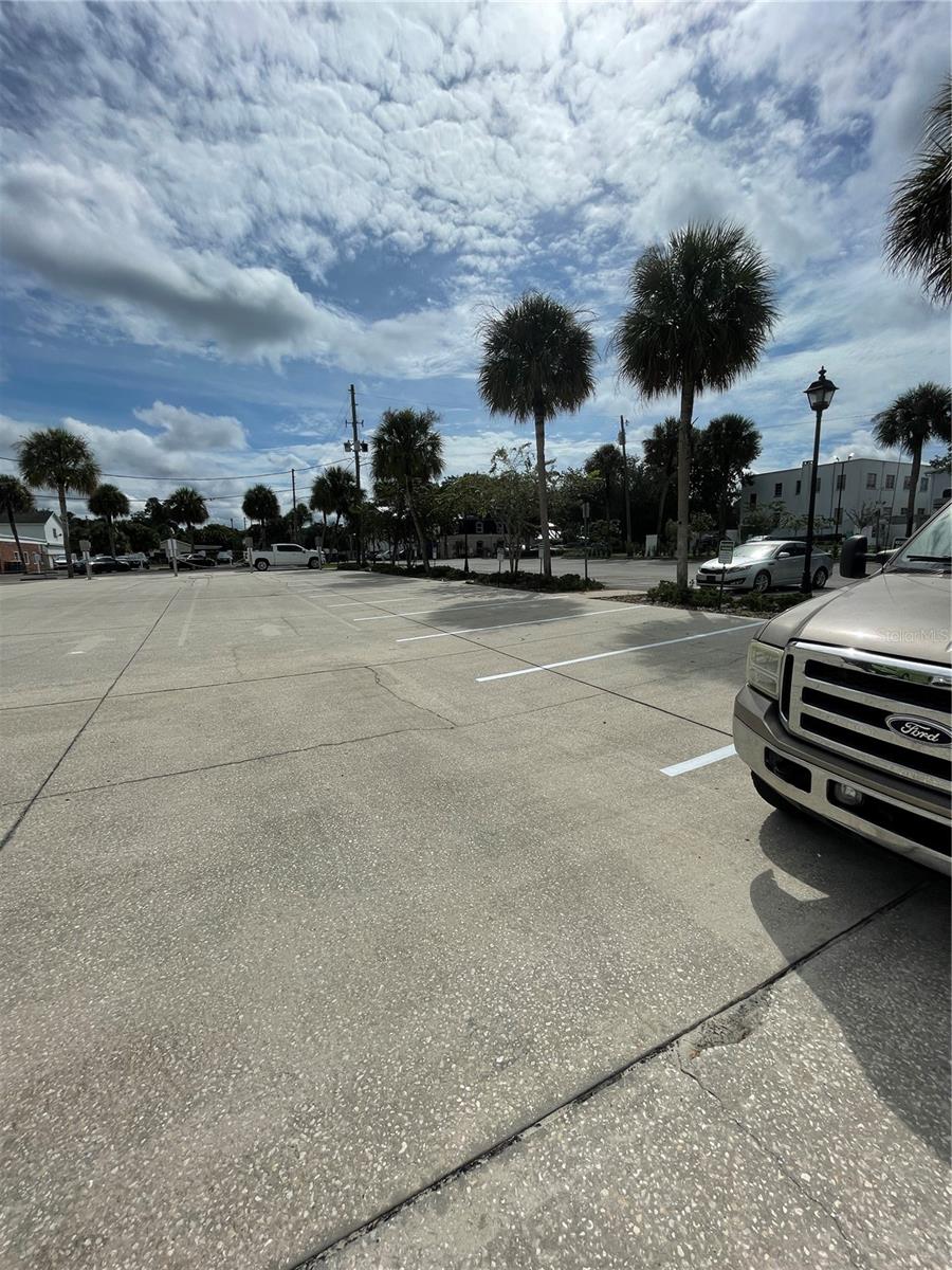 HOWRYS ADD DELAND - Land