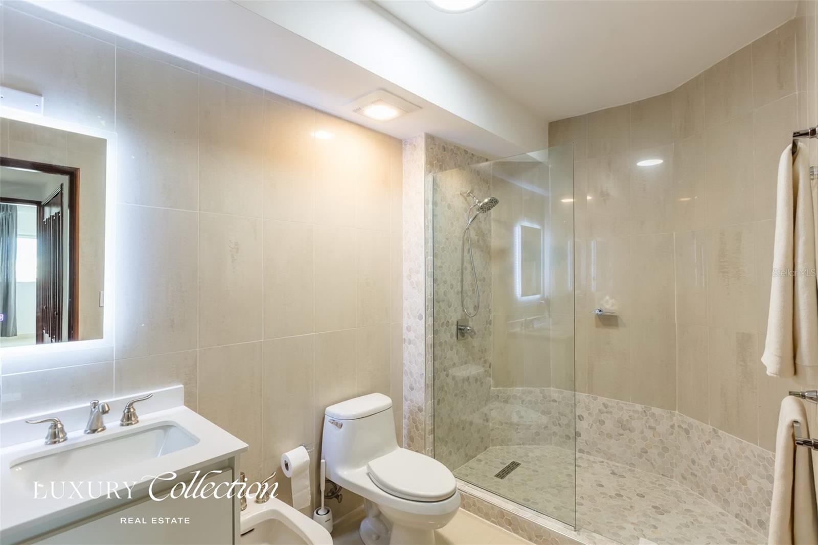 COND. ACQUAMARINA - Residential Lease