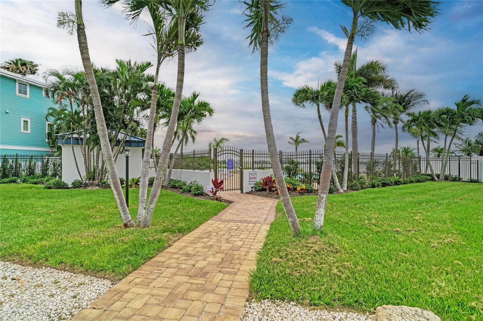 SUMMER SANDS - Residential