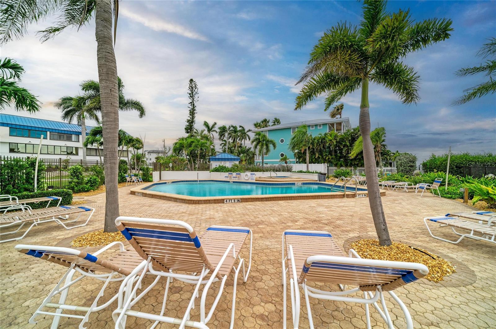 SUMMER SANDS - Residential