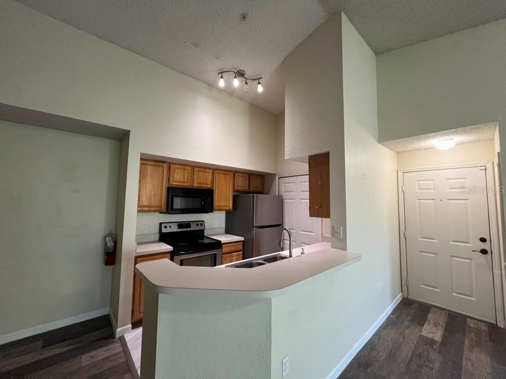 PLANTATION PARK PRIVATE RESIDENCE - Residential Lease