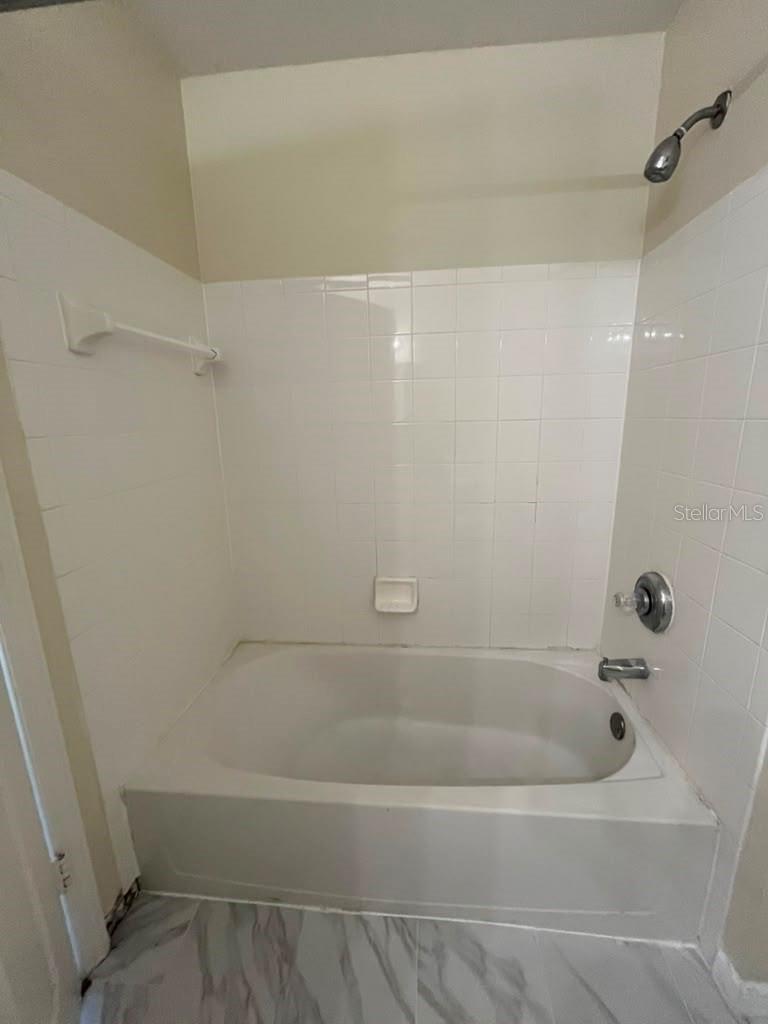 PLANTATION PARK PRIVATE RESIDENCE - Residential Lease