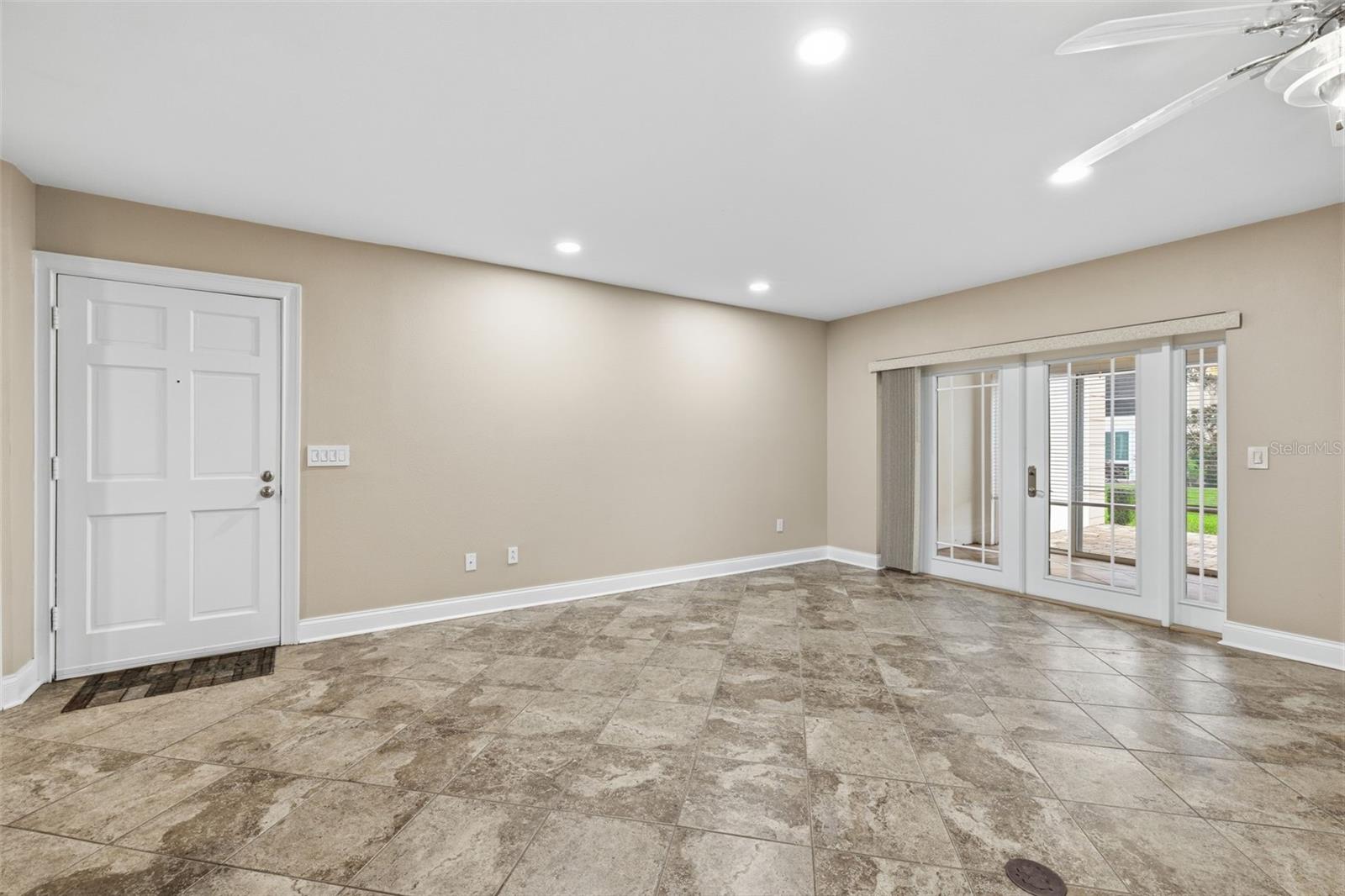 THE GRAND AT OLDE CARROLLWOOD - Residential