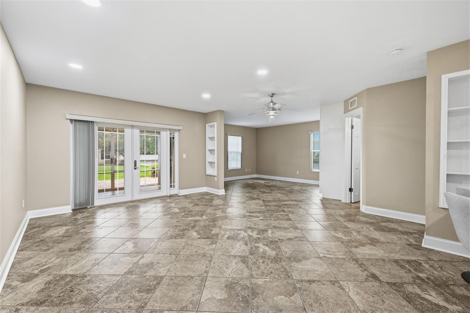 THE GRAND AT OLDE CARROLLWOOD - Residential
