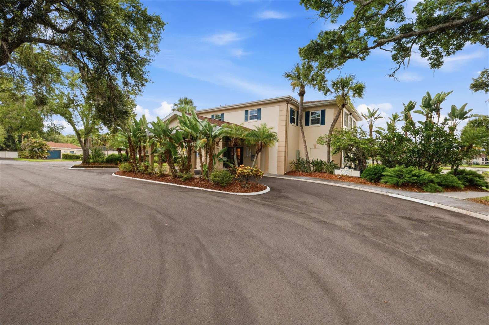 THE GRAND AT OLDE CARROLLWOOD - Residential