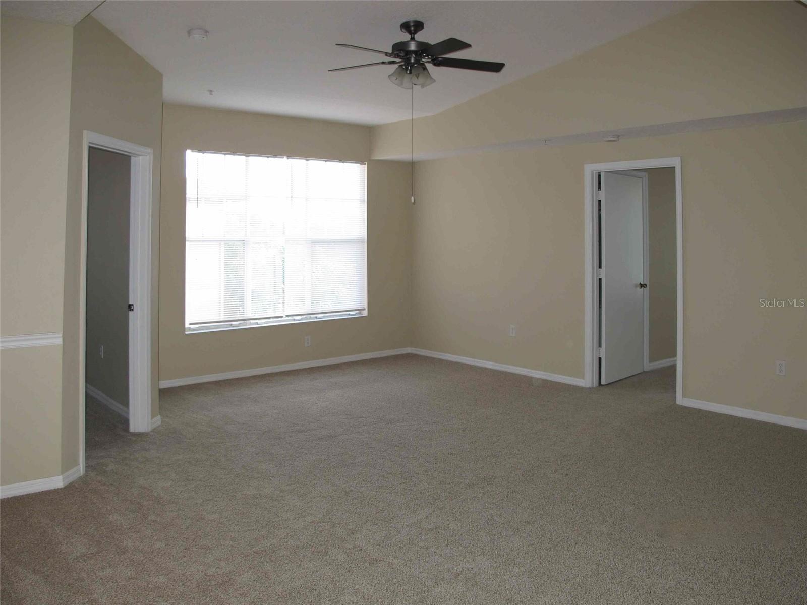 PALMS CLUB CONDO - Residential Lease