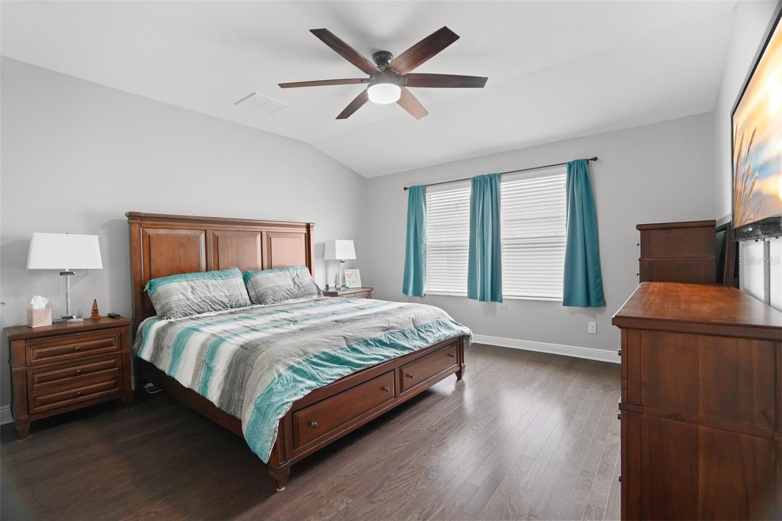 TOWNS AT BELLEAIR GROVE - Residential