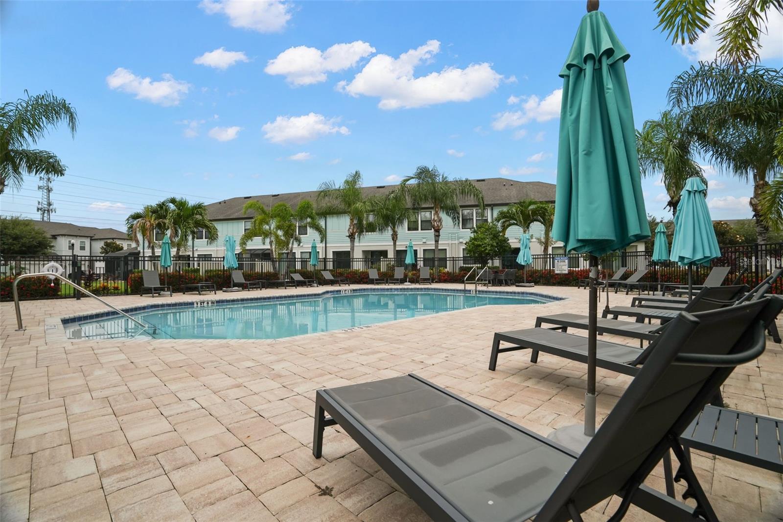 TOWNS AT BELLEAIR GROVE - Residential