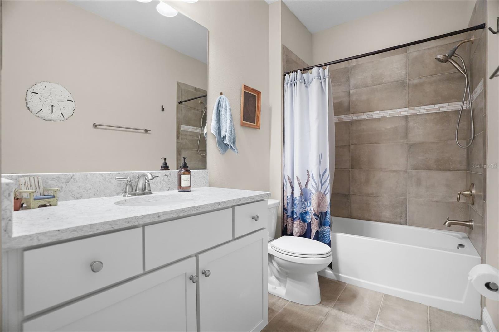 TOWNS AT BELLEAIR GROVE - Residential