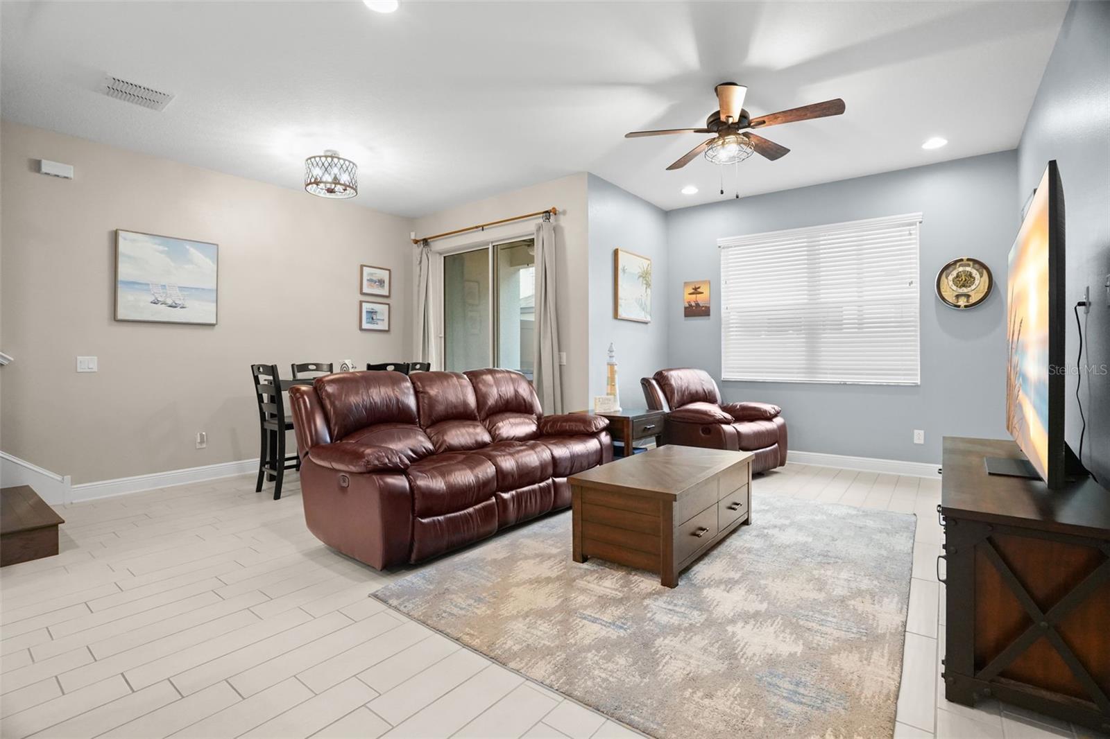 TOWNS AT BELLEAIR GROVE - Residential