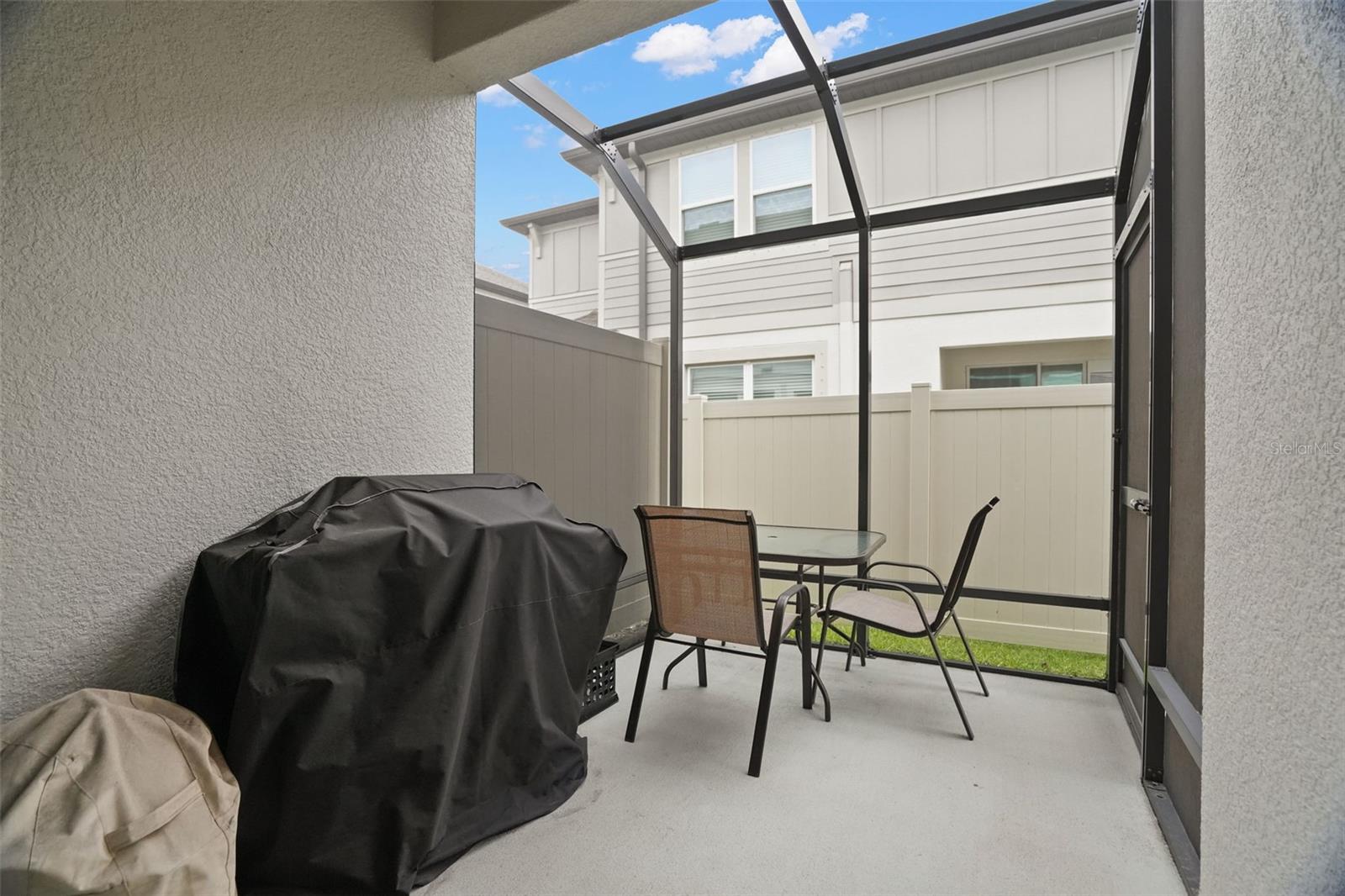 TOWNS AT BELLEAIR GROVE - Residential
