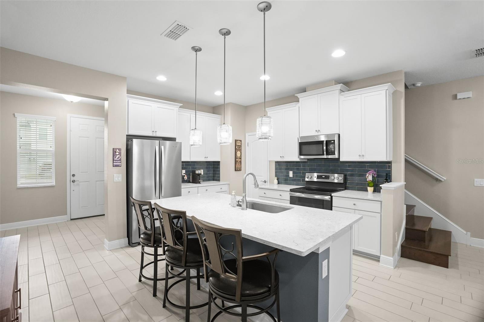 TOWNS AT BELLEAIR GROVE - Residential