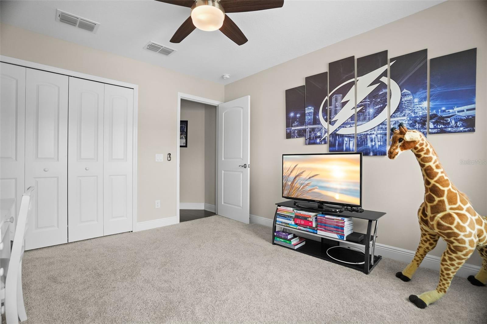 TOWNS AT BELLEAIR GROVE - Residential