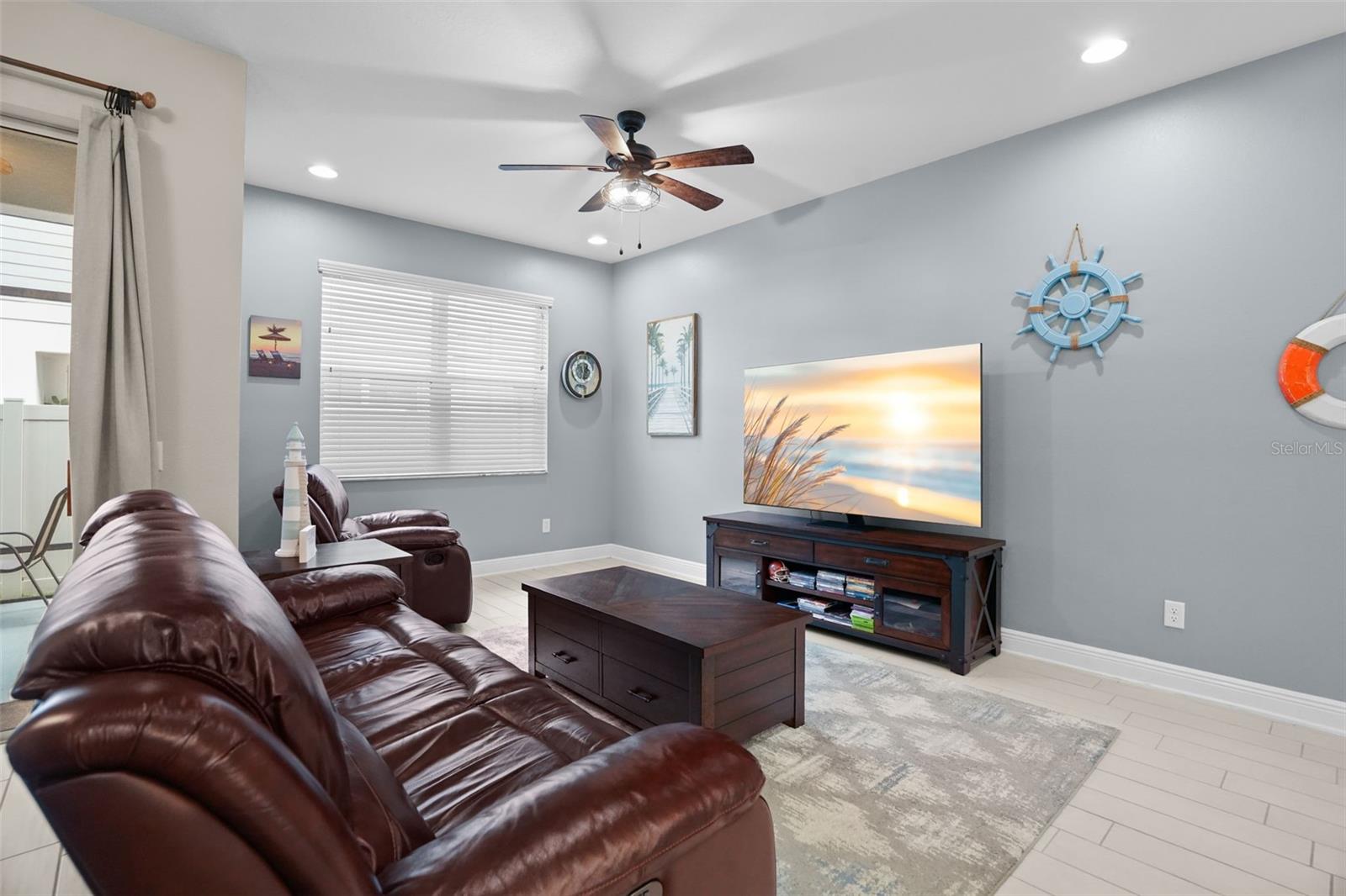 TOWNS AT BELLEAIR GROVE - Residential