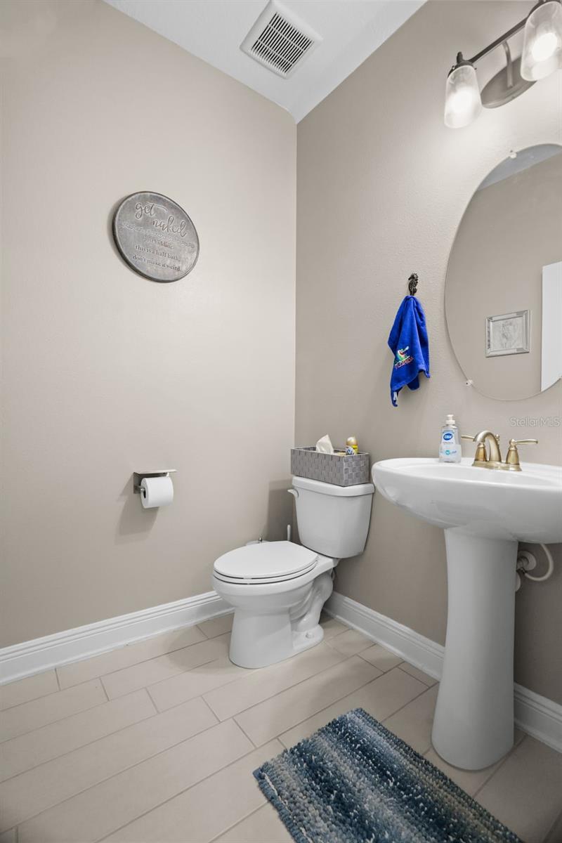 TOWNS AT BELLEAIR GROVE - Residential
