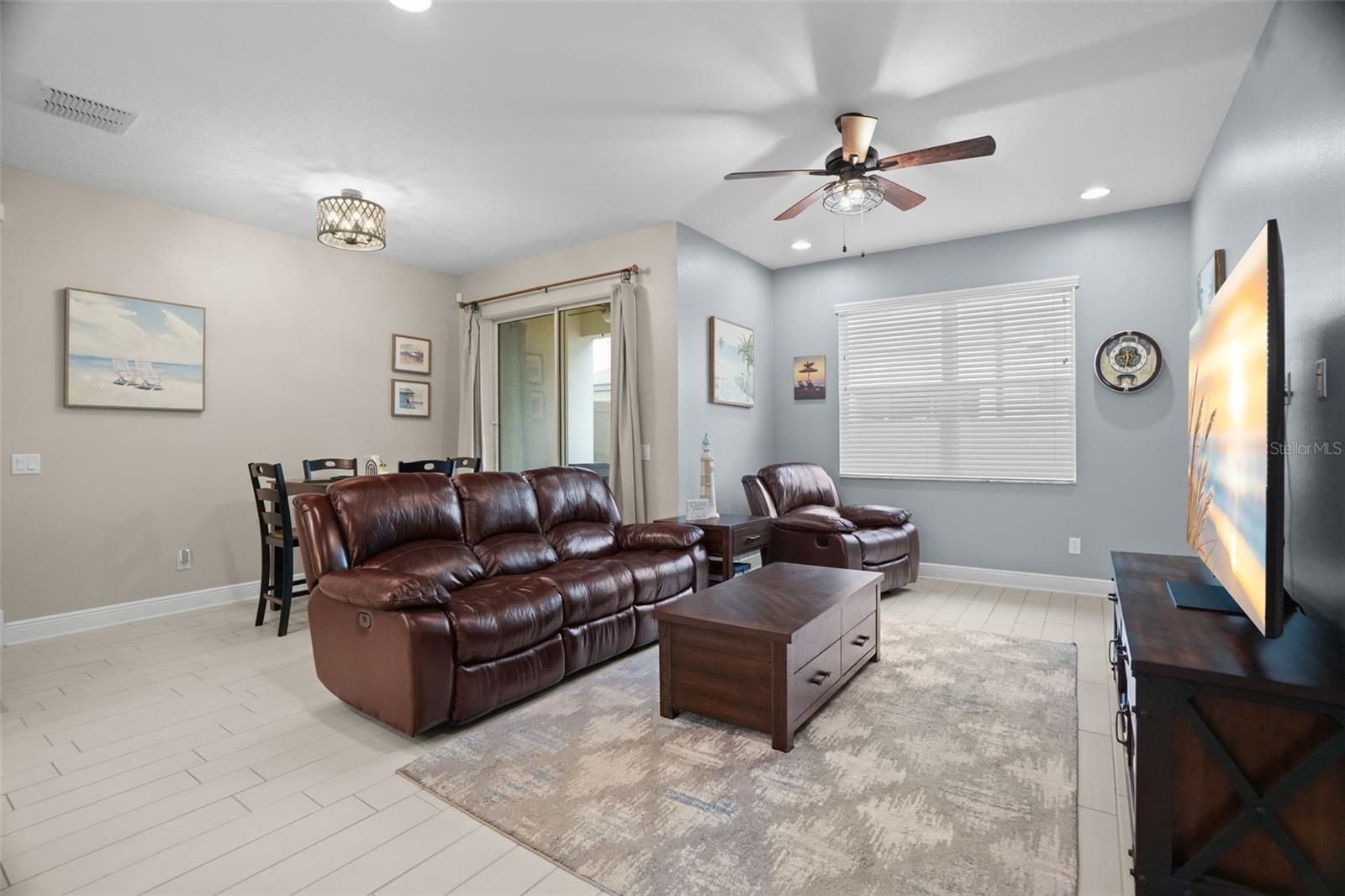 TOWNS AT BELLEAIR GROVE - Residential