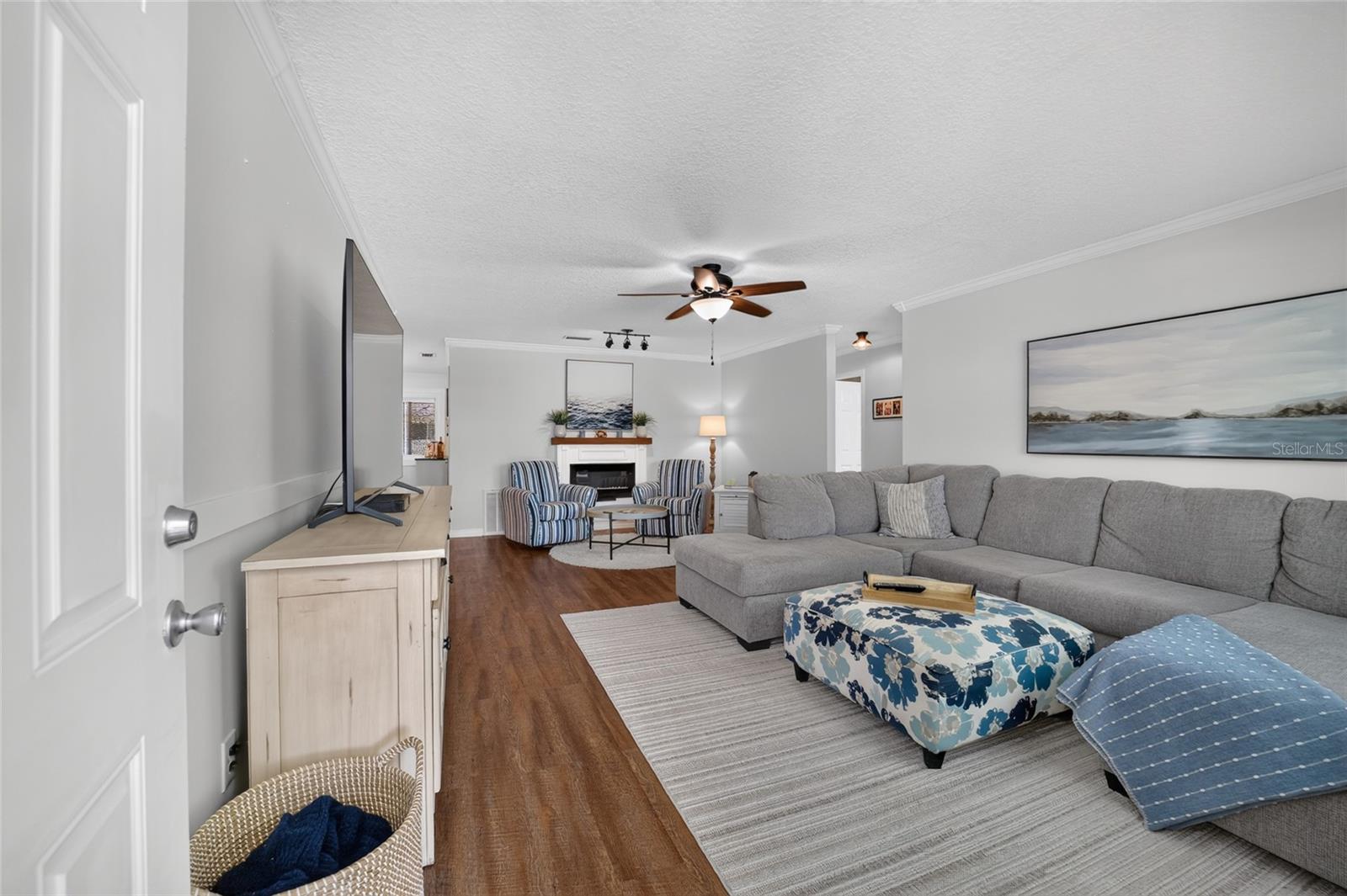 ON TOP OF THE WORLD - Residential