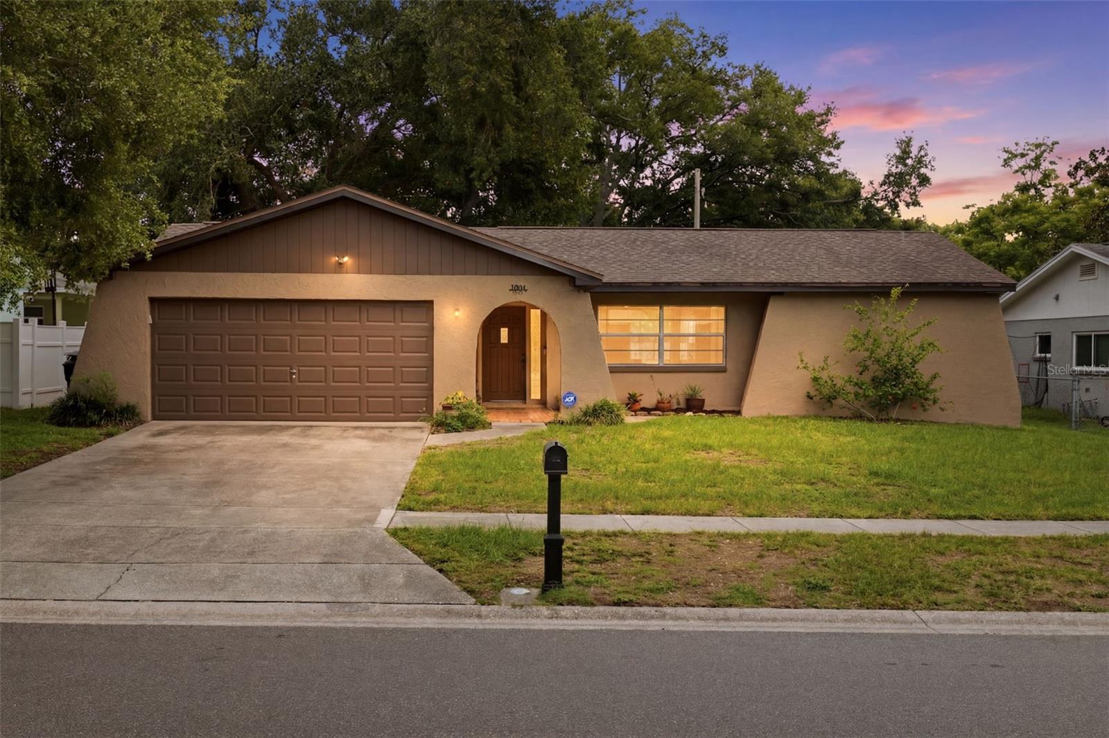 RAVENWOOD MANOR - Residential