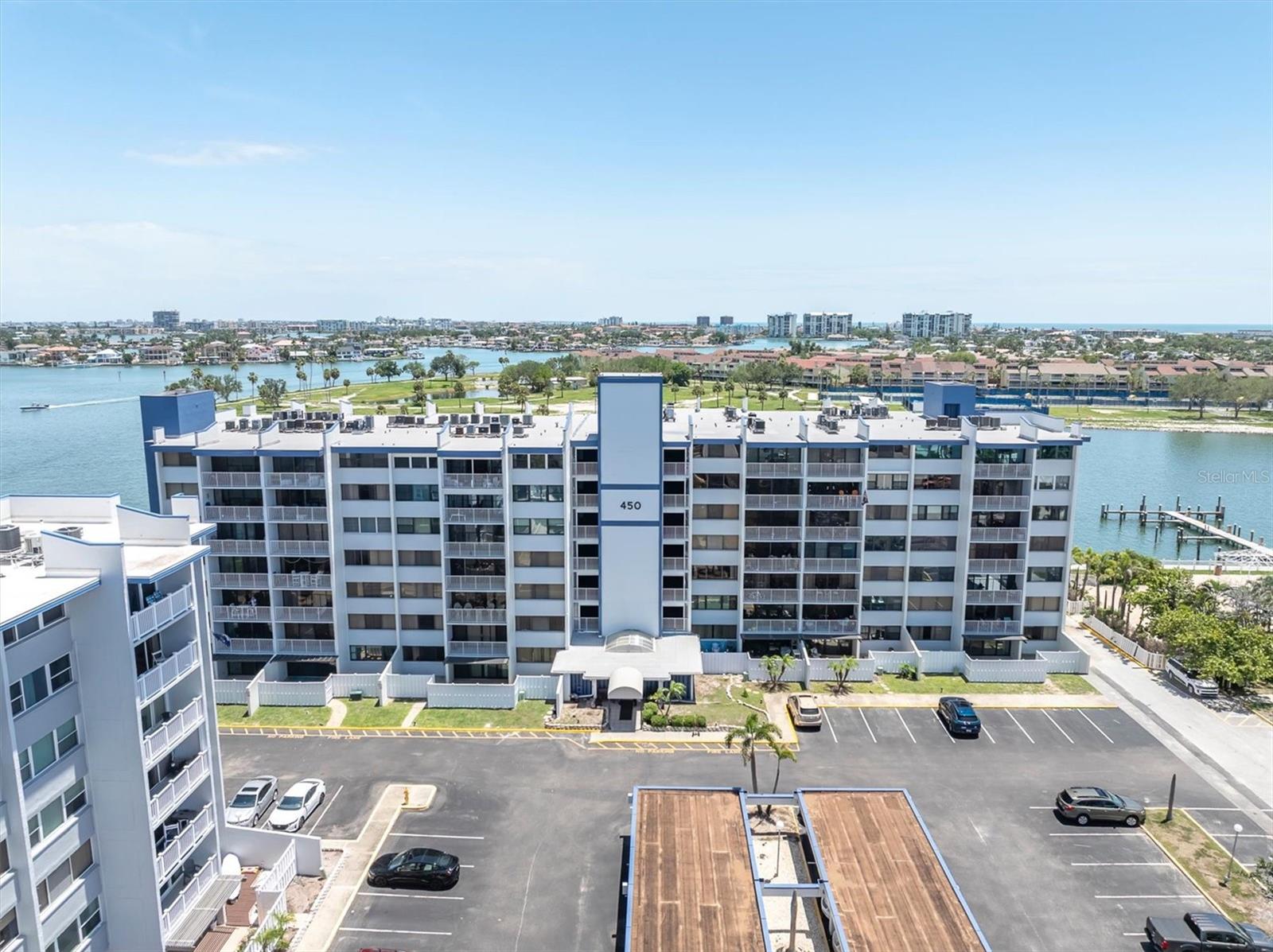 TREASURE ISLAND TENNIS & YACHT CLUB - Residential