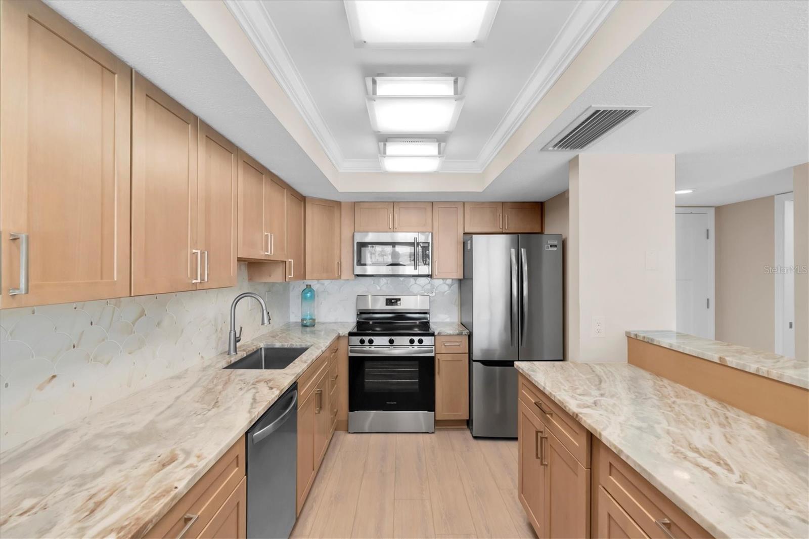TREASURE ISLAND TENNIS & YACHT CLUB - Residential