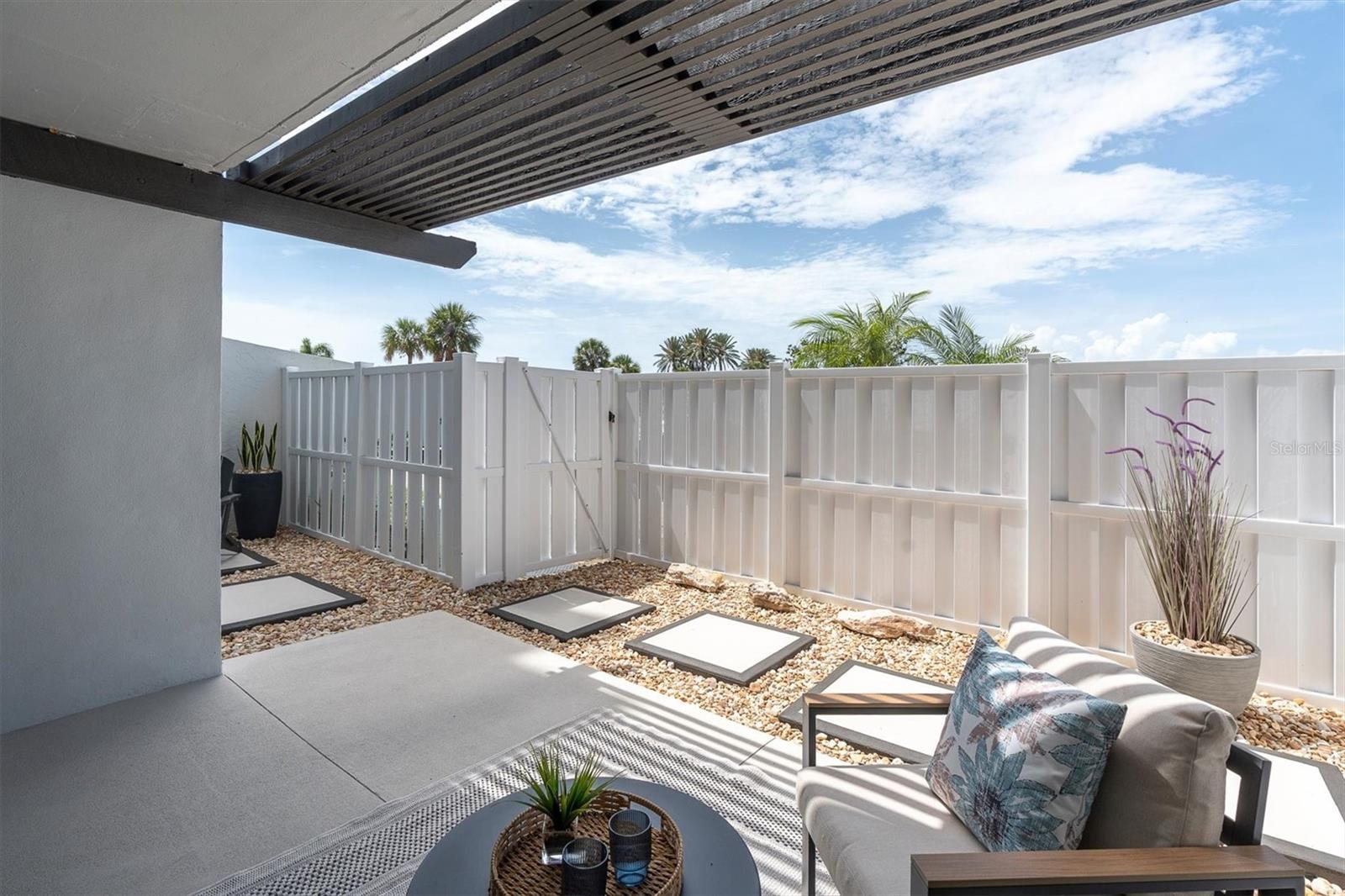 TREASURE ISLAND TENNIS & YACHT CLUB - Residential