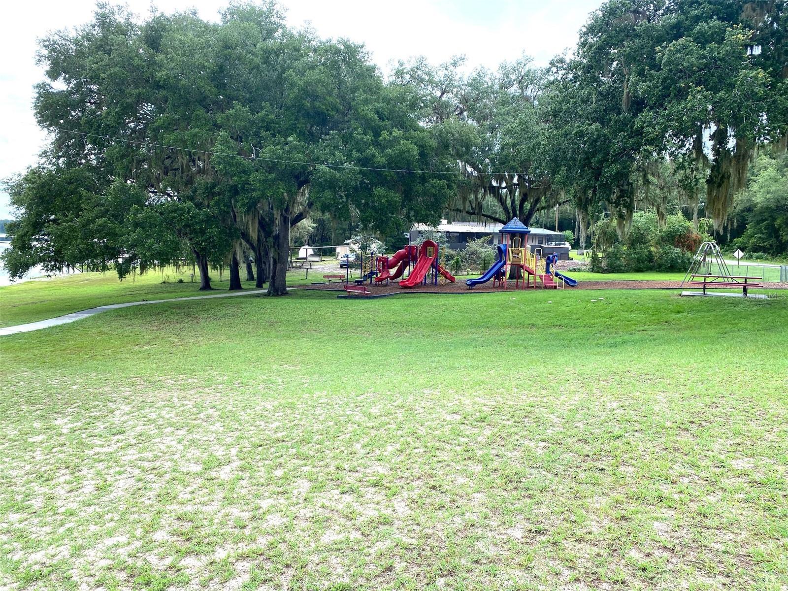RAINBOW LAKES ESTATE - Land